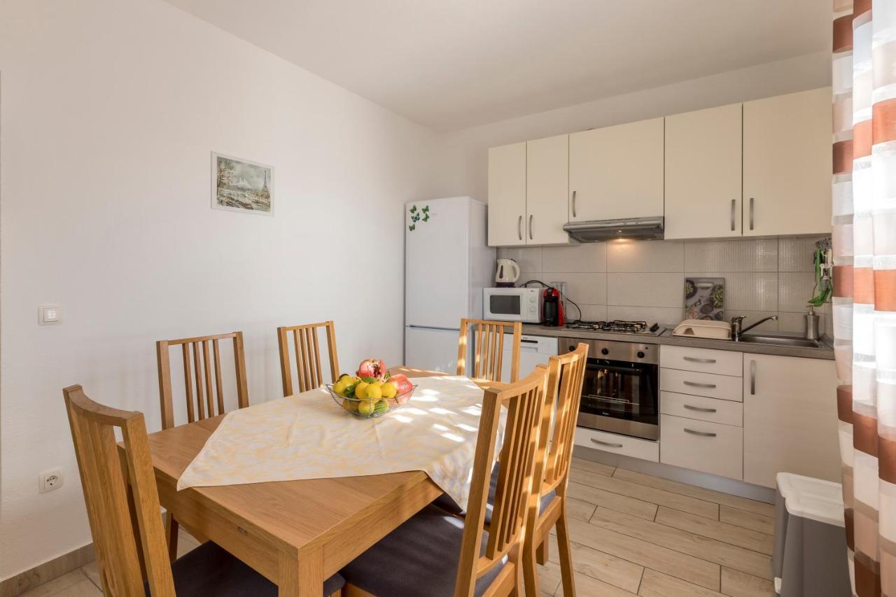 Apart Sa Terasom 250M Od Plaze,Parking,Wi Fi,Rostilj Trogir Exterior photo