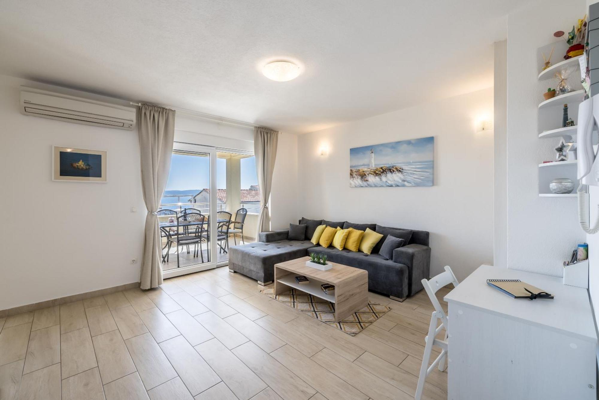 Apart Sa Terasom 250M Od Plaze,Parking,Wi Fi,Rostilj Trogir Exterior photo
