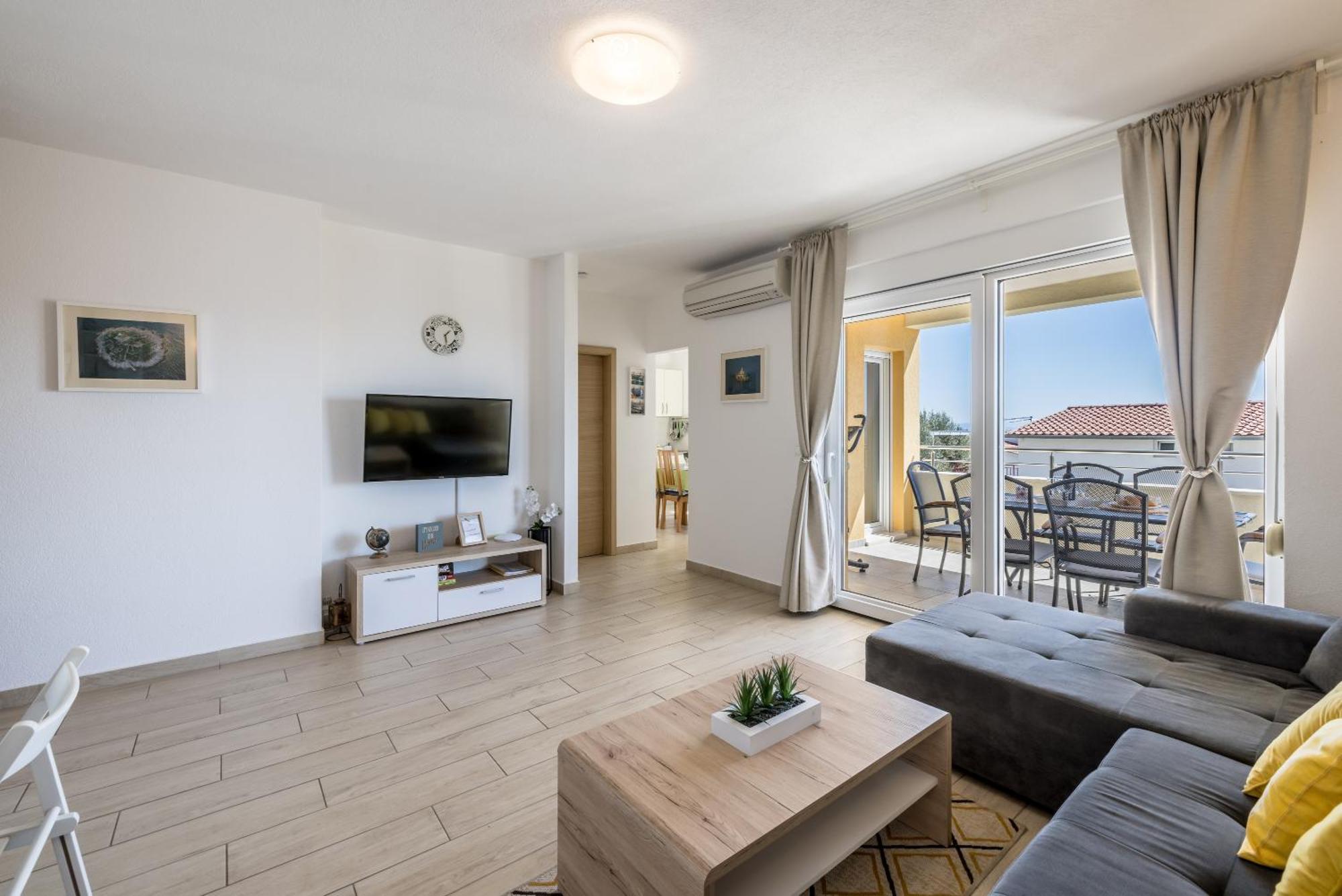 Apart Sa Terasom 250M Od Plaze,Parking,Wi Fi,Rostilj Trogir Exterior photo