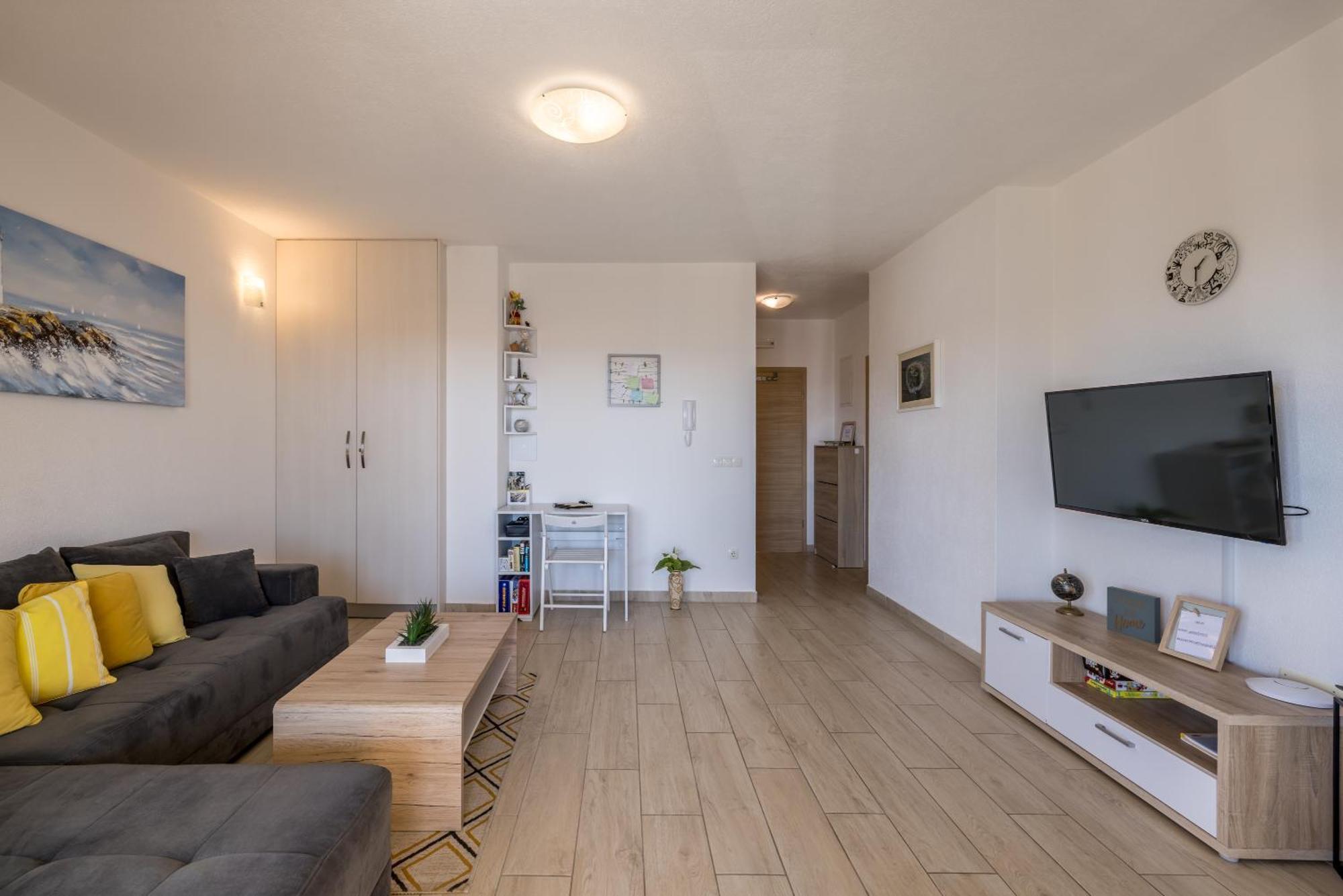Apart Sa Terasom 250M Od Plaze,Parking,Wi Fi,Rostilj Trogir Exterior photo