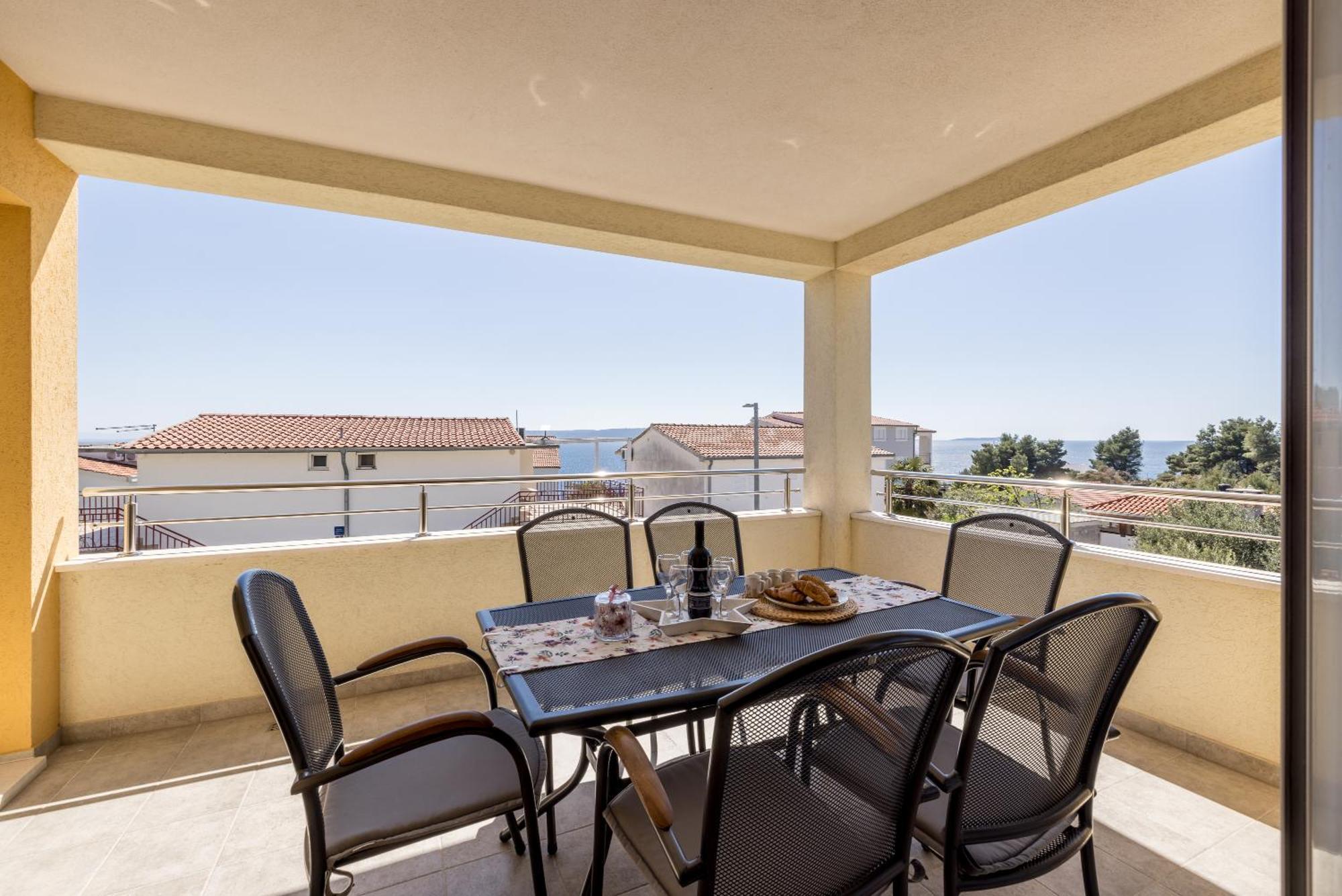 Apart Sa Terasom 250M Od Plaze,Parking,Wi Fi,Rostilj Trogir Exterior photo